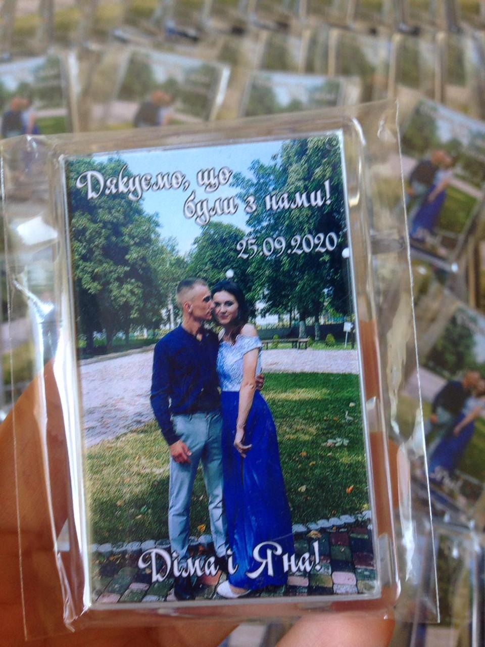 Весільний магніт з фото — подарунок для гостей