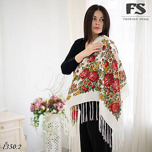 Кремова шерстяна хустина Слова любові