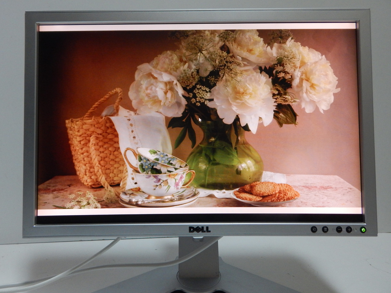МОНІТОР б/у 22" дюймів Dell 2208WFPt 1680х1050, DVI, VGA, 2.0 USB HUB