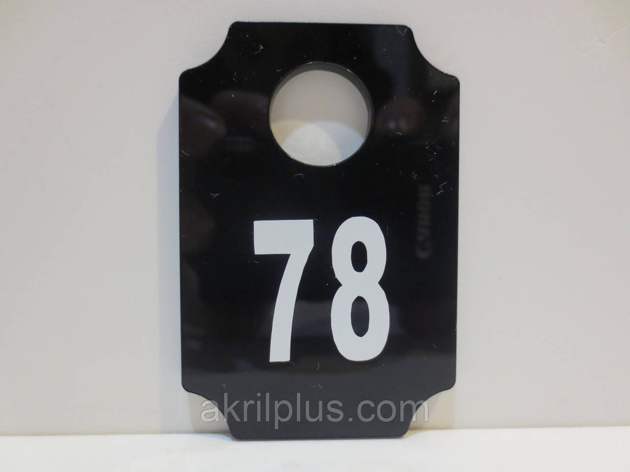 Номерки для роздягалки 65*43 мм чорні