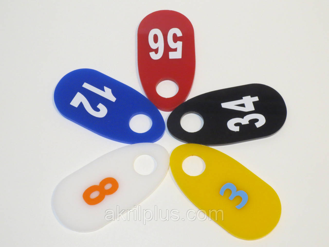 Номерки універсальні для роздягальні, на ключі 70*35 мм в асортименті