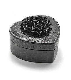 Скриня для біжутерії "Сердечко" чорна (17,5х18,5х11 см)