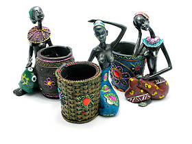 Підставка для ручок "Африканка з кошиком" (16х12,5х9см)