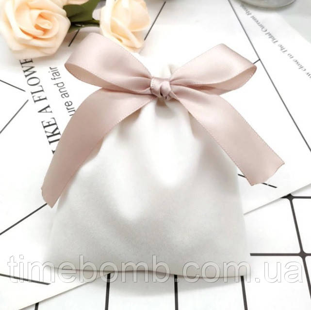 Подарунковий оксамитовий мішечок з атласною стрічкою 7 x 9 см білий