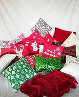 Подушка з великими помпонами до Нового року червона, фото 6