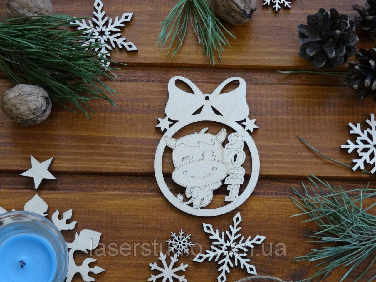 Дерев'яна ялинкова іграшка Бичок 2021 з Бантиком No43, фото 1