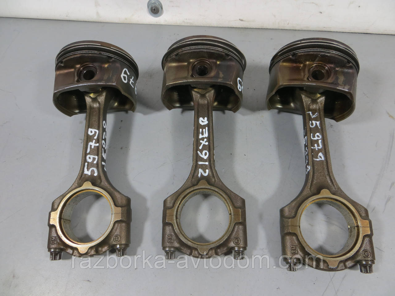 Поршень із шатуном (79 мм) Opel Astra H, Zafira B 1.6 (Z16XER) ОЕ: 55568465
