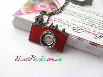 Фотоапарат 33*23 мм, червона емаль