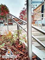 Пристінні дворівневі поручні з нержавійки для спортивного центру