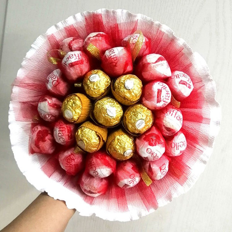 Букет із цукерок Ферреро роше та Рафаелло 27