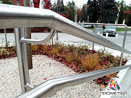 Пристінний дворівневий поручень з нержавійки для навчальних закладів