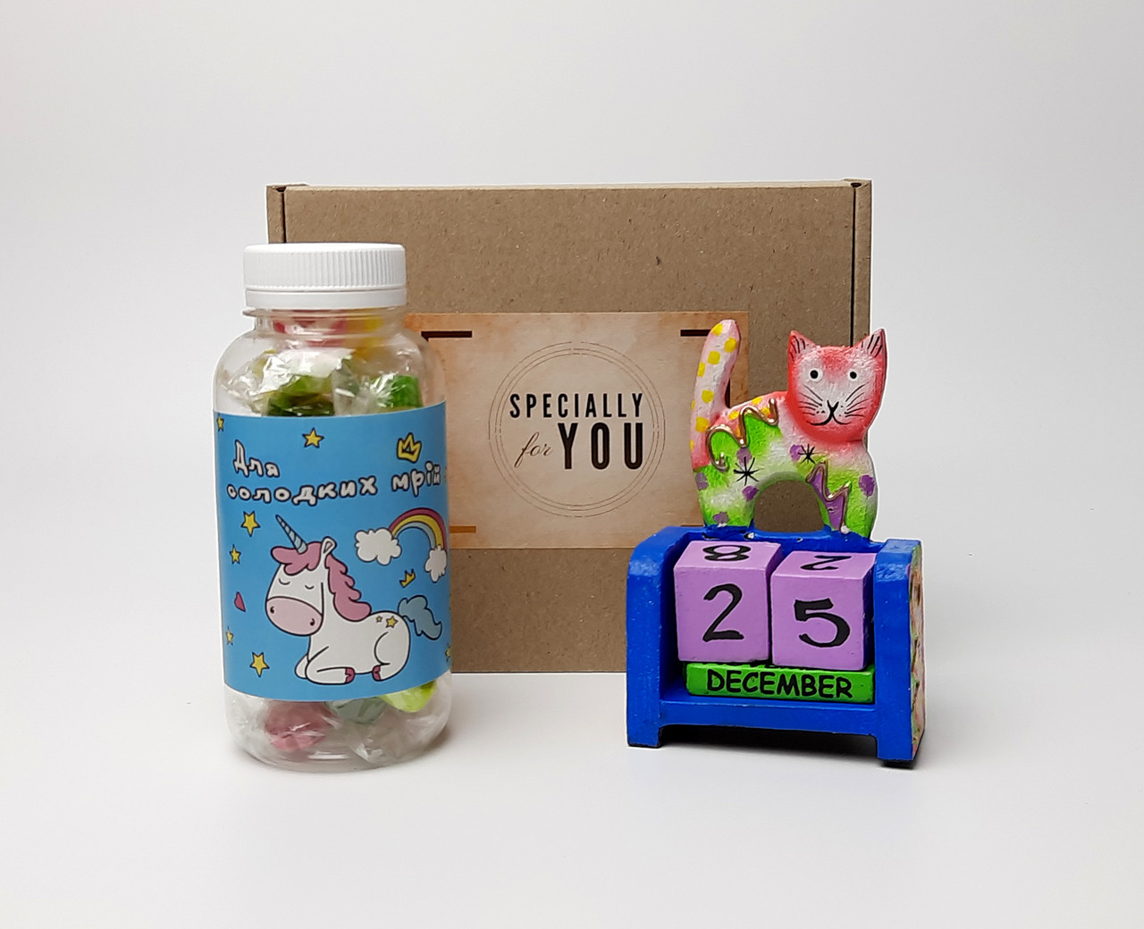 Подарунок на день народження "Єдиноріг і кіт": цукерки в баночці "Для виконання бажань" вічний календар Кіт