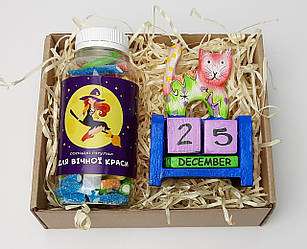 Подарунок набір "Зупиняй час і молодість": Кіт вічний календар, цукерки в баночці "Для вічної краси"