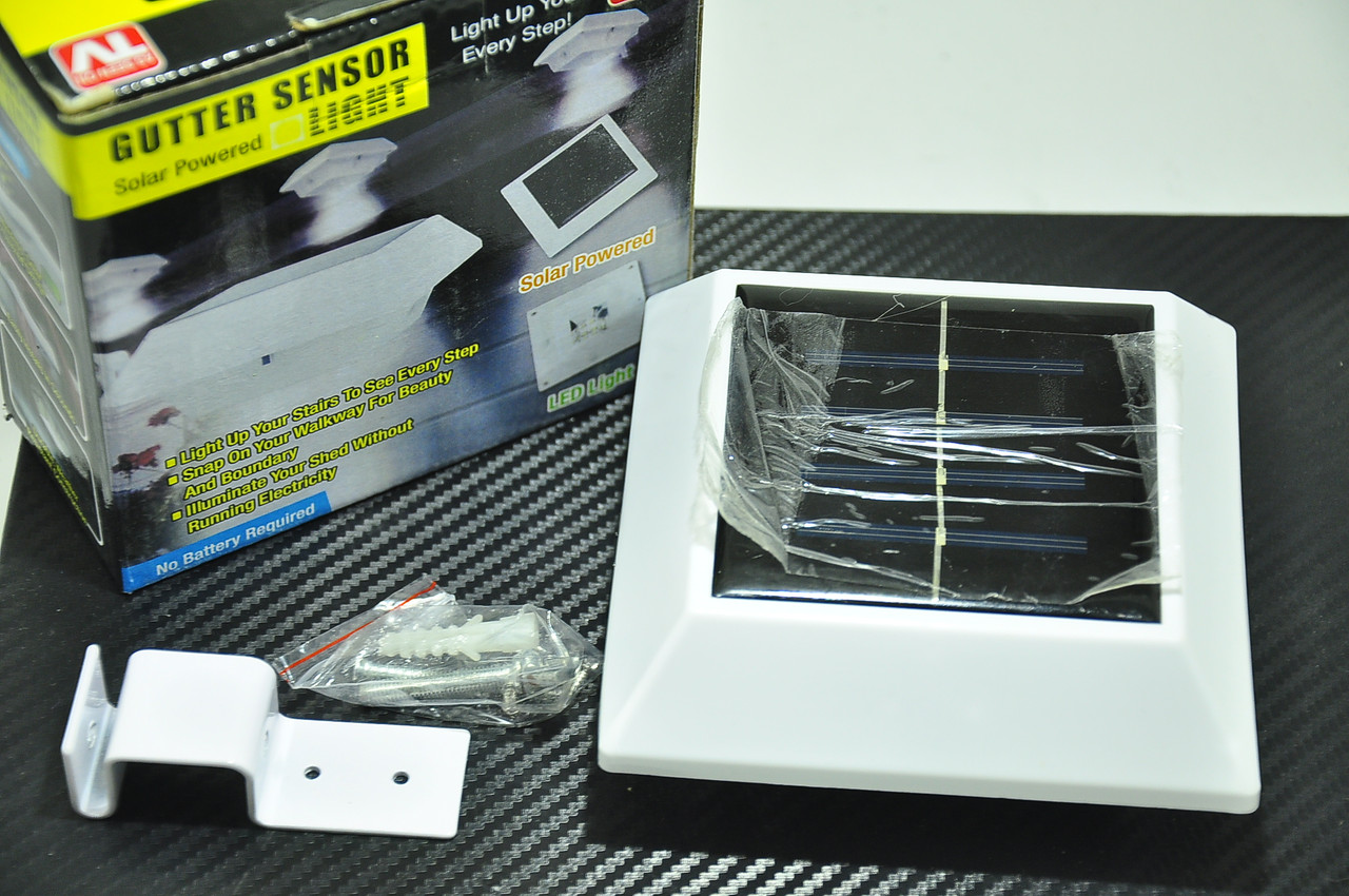 Вуличний ліхтар Gutter Sensor на сонячній батареї з датчиком руху Настенный уличный фонарь с датчиком движения - фото 2 - id-p1288456173