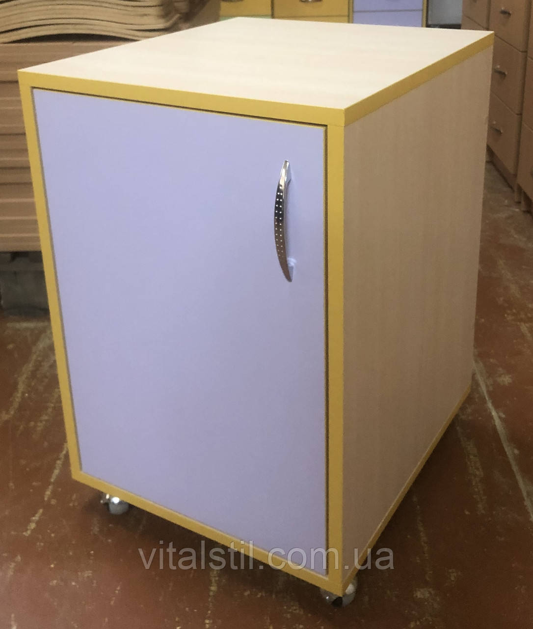 Тумба з дверцятами 400*450*550 на колесах