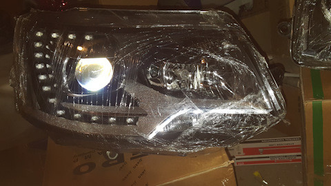 VW TRANSPORTER V - фара перед. лев. Xen DEPO 441-11H8LMLDHEM