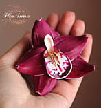 Оригінальний подарунок дівчині. Шпилька для волосся квітка "Малинова орхідея"+ подарункова коробочка, фото 5