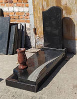 Памятник из черного гранита одинарный