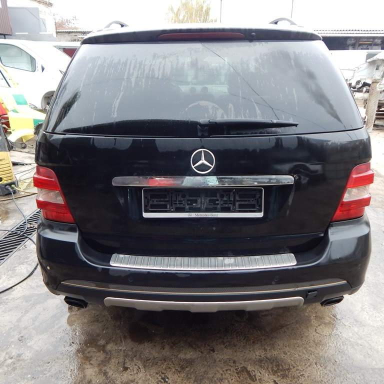 Бампер задній Mercedes ML W164 2005-2008 бампер Мерседес МЛ