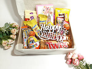 Солодкий сюрприз-box "Happy Birthday", подарунок у коробочці + паковання в подарунок