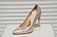 Туфли женские, из натуральной кожи, золотистые, классические на шпильке. туфлі жіночі, з натуральної шкіри 39(25см)