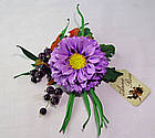 Шпилька брошка квітка з фоамірана ручної роботи "Фіолетова Хризантема і Смородина ", фото 3