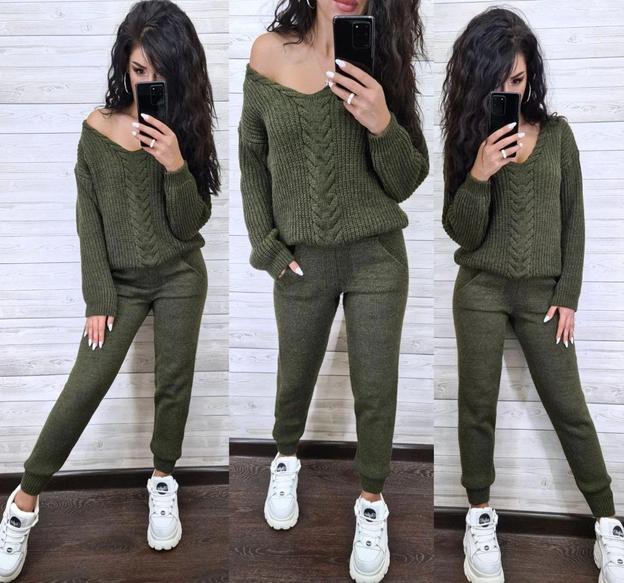 Костюм теплий жіночий в'язаний штани та кофта з декольте