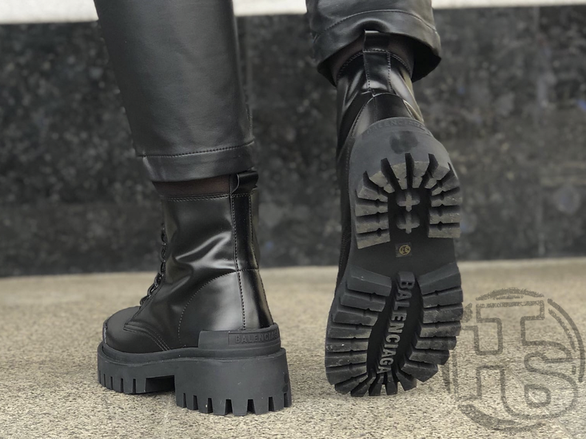 Женские ботинки Balenciaga Strike Lace-Up Boot Black