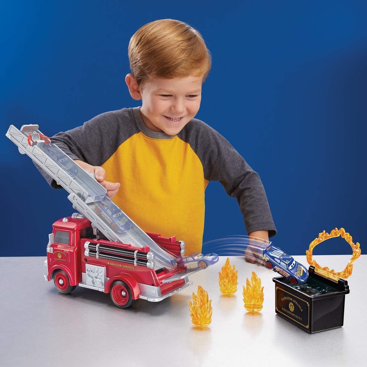 Ігровий набір з мультфільму Тачки 3 (Disney Pixar Cars Splash Red Color Change Lightning McQueen) від Mattel