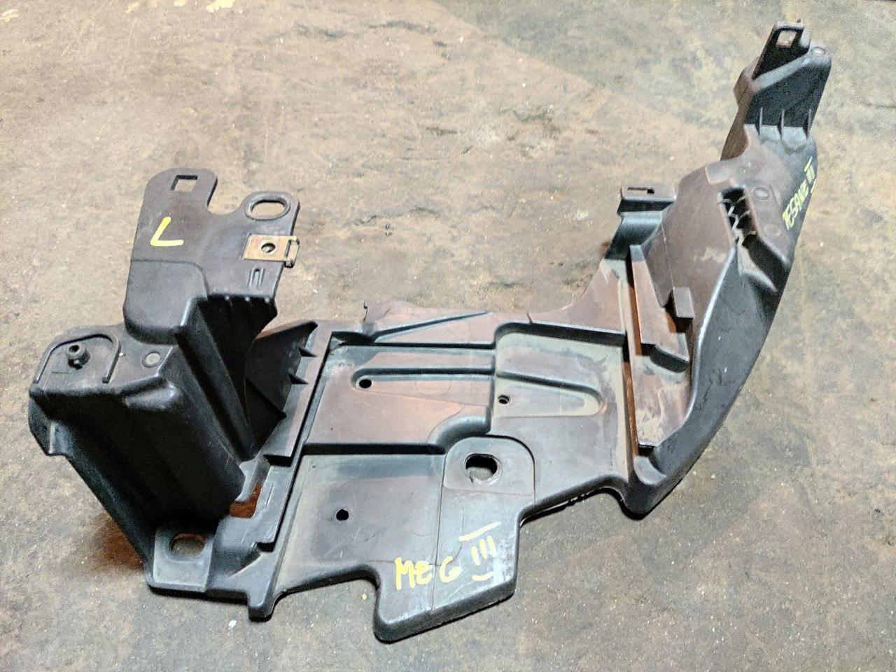 Кронштейн кріплення фари (лівий) Renault Megane 3, 2008-2016, 622230005R (Б/У)