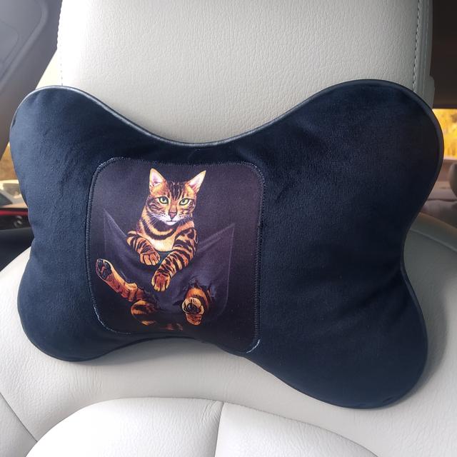 Декоративная подушка под голову