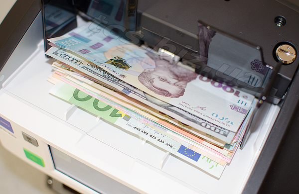 Сортировщики банкнот с высокой точностью определения фальшивых купюр