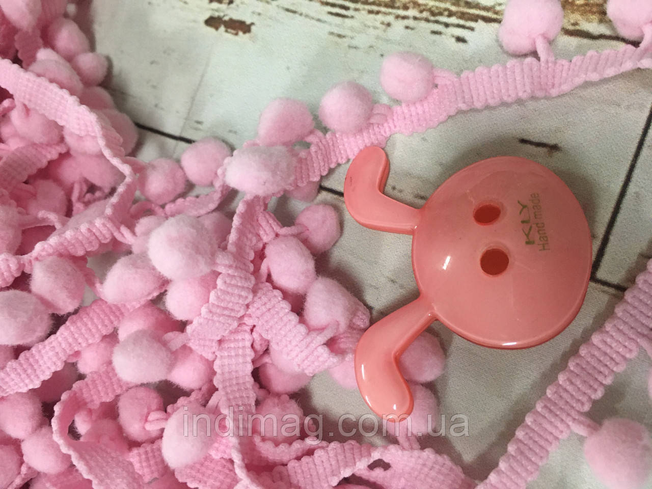 Тесьма обробна з помпонами середні