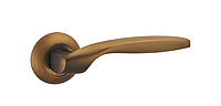 Дверная ручка на розетке USK A-58075 MAE