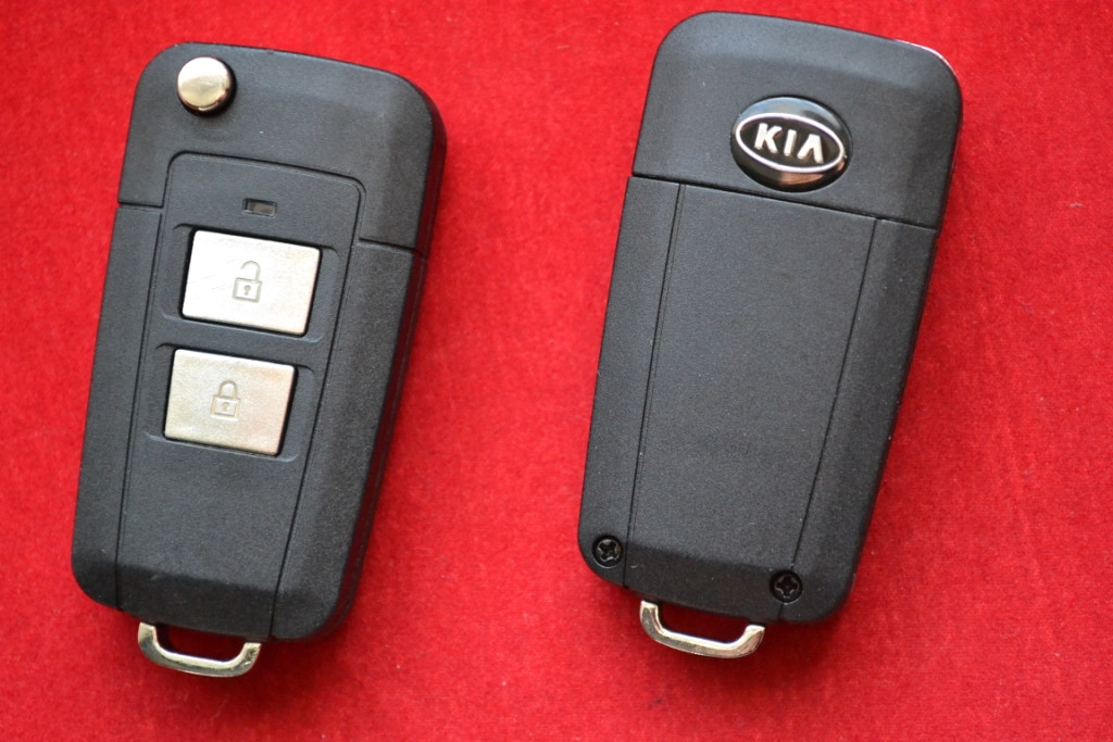 Ключ Kia викидний для переділки 2 кнопки без місця під батарейку, вид Plastik