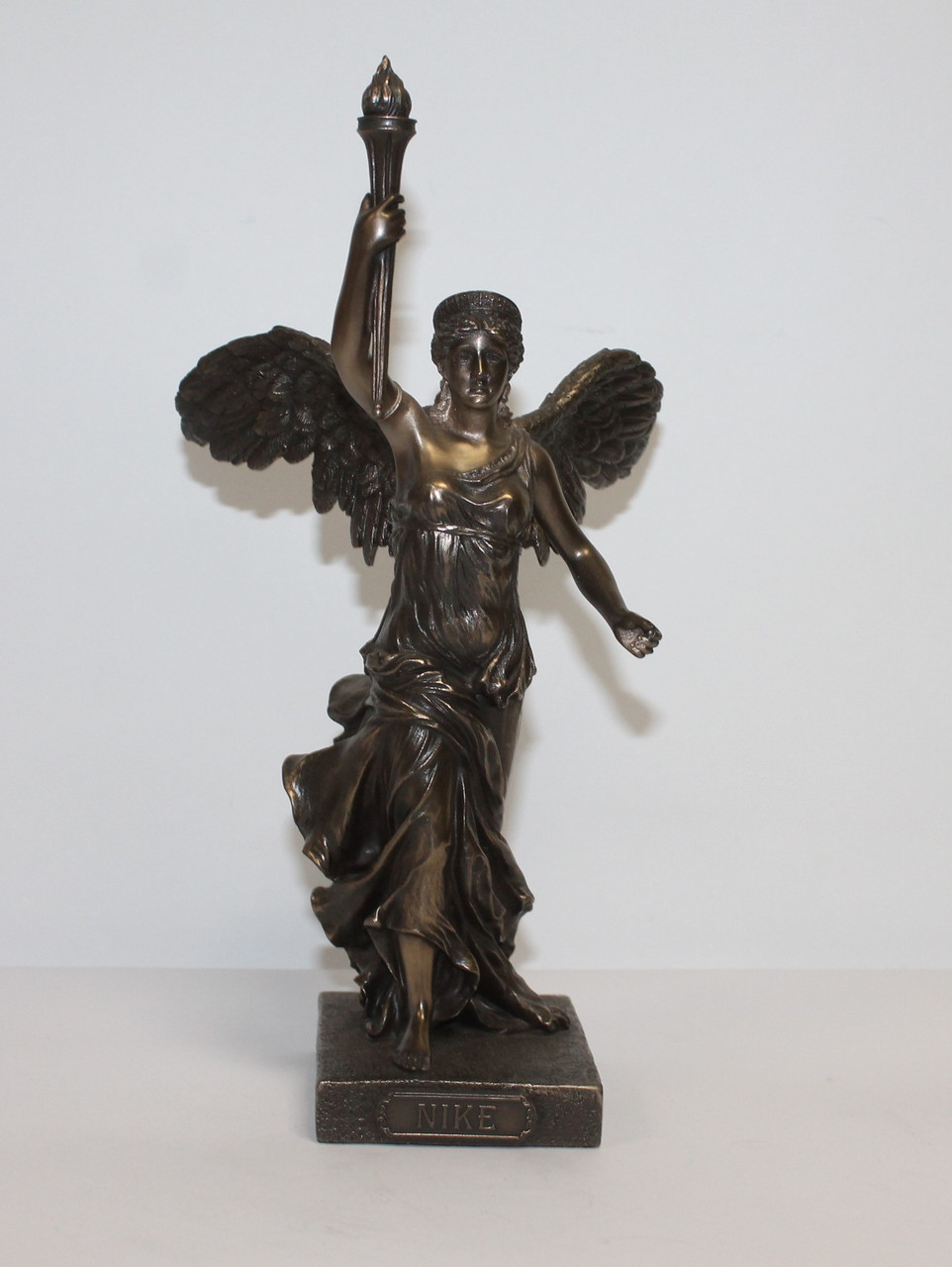 Статуетка Veronese Ніка 26 см 75998A1, богиня перемоги
