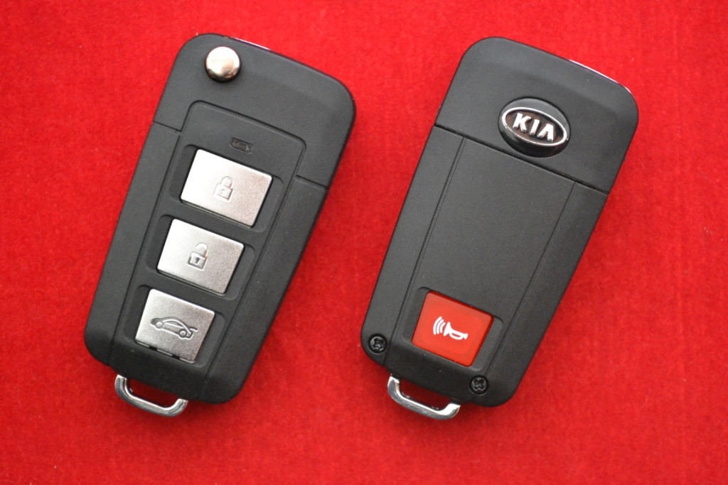 Ключ Kia magentis викидний для переділки 3+1 кнопки, вид Plastik
