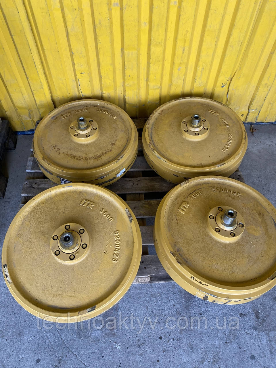 Направляюче колесо (натяжний) - лінивець VOLVO EC300, EC330, EC340, EC360, EC420, EC460, EC620, EC650