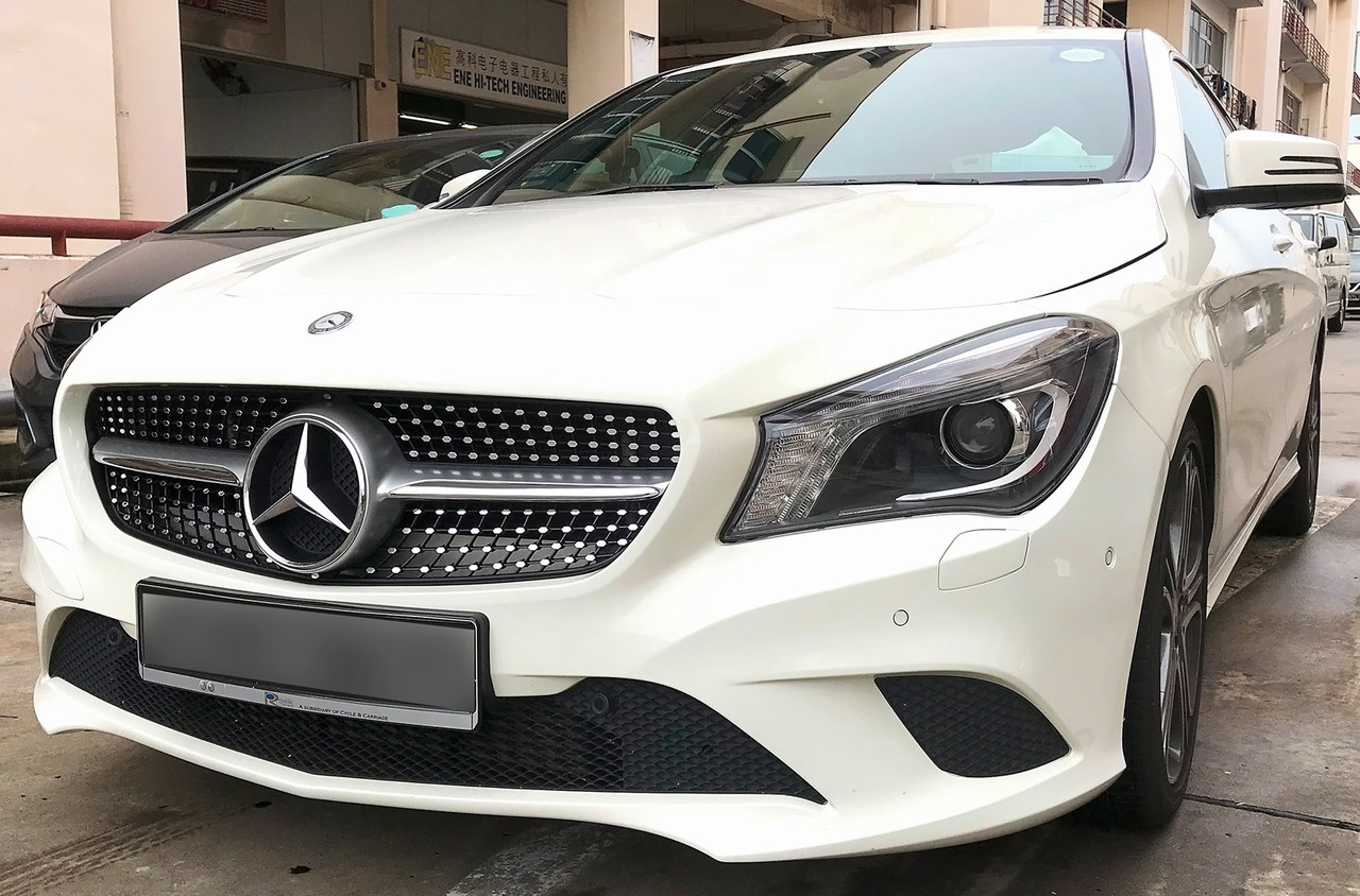 Решітка радіатора Mercedes CLA C117 (13-16) стиль Diamond AMG (срібло)