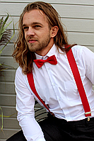 Червона краватка-метелик