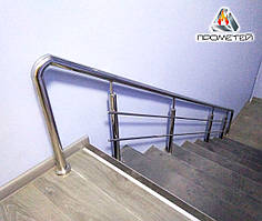 Перила низькі міжповерхові для сімейного кафе або ресторану