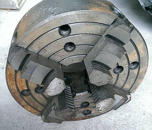 Патрон токарний 7103-0045 ф250 конус-6