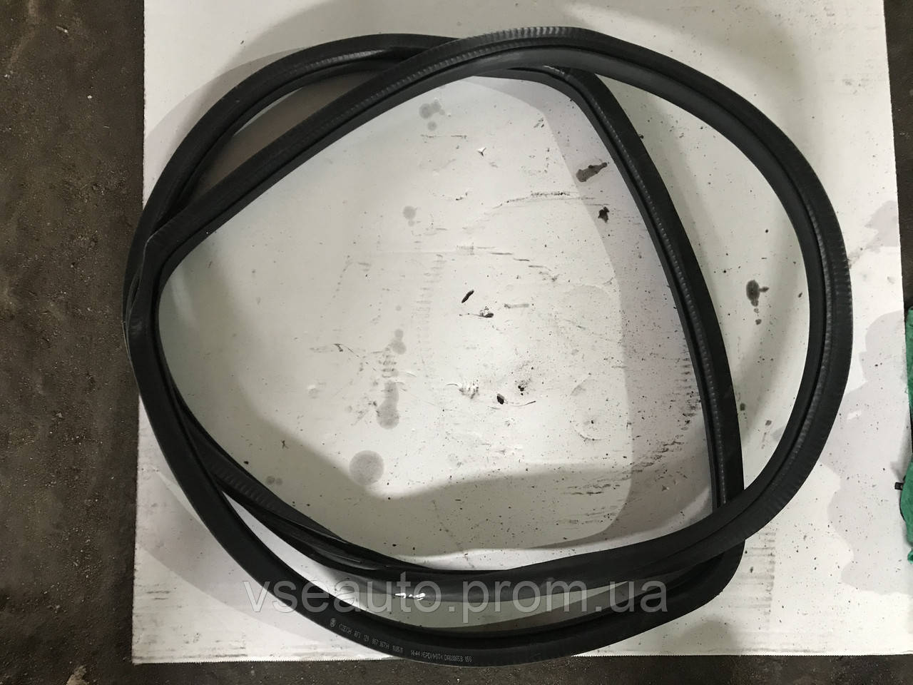 1z9867367h Уплотнитель задней левой двери Skoda Octavia A5 FL Октавия ...