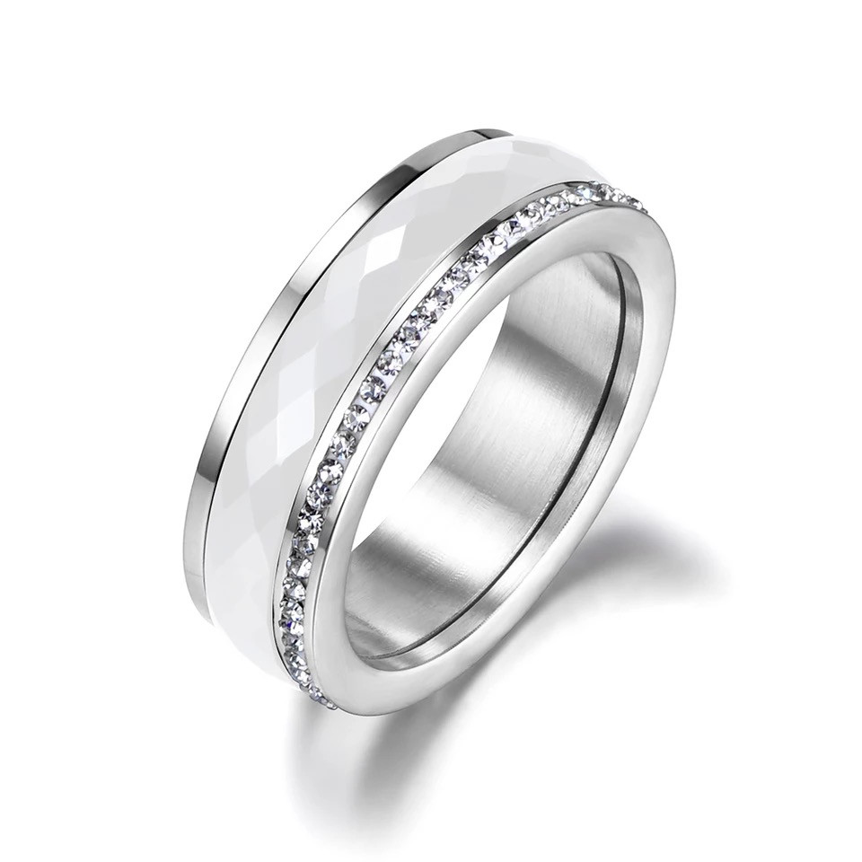 Жіноче кільце "Багатогранність" з керамічною вставкою і поруч фіанітів, р. 16.5, 17.5, 18, 19, фото 1