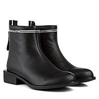 Ботинки женские кожаные черные на низком квадратном каблуке 35