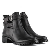 Ботинки женские кожаные черные на низком квадратном каблуке 38