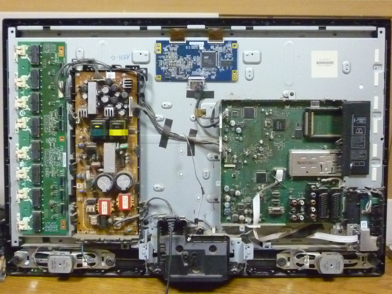 Плати від LCD телевізора Sony KDL-32S3000 по блоках (неробоча плата T-Con).