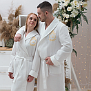 Білий вафельний халат з коміром та іменною вишивкою, фото 3