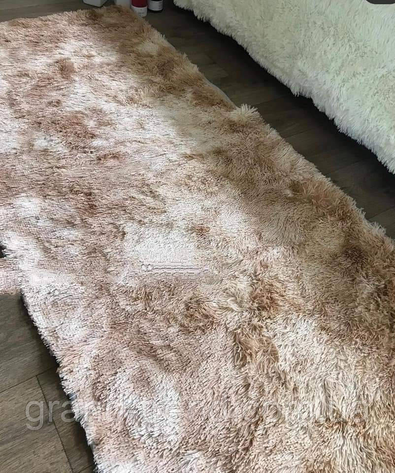 Хутровий килимок на підлогу бежевий колір