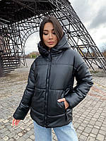 Зимова жіноча куртка з екошкіри з капюшоном